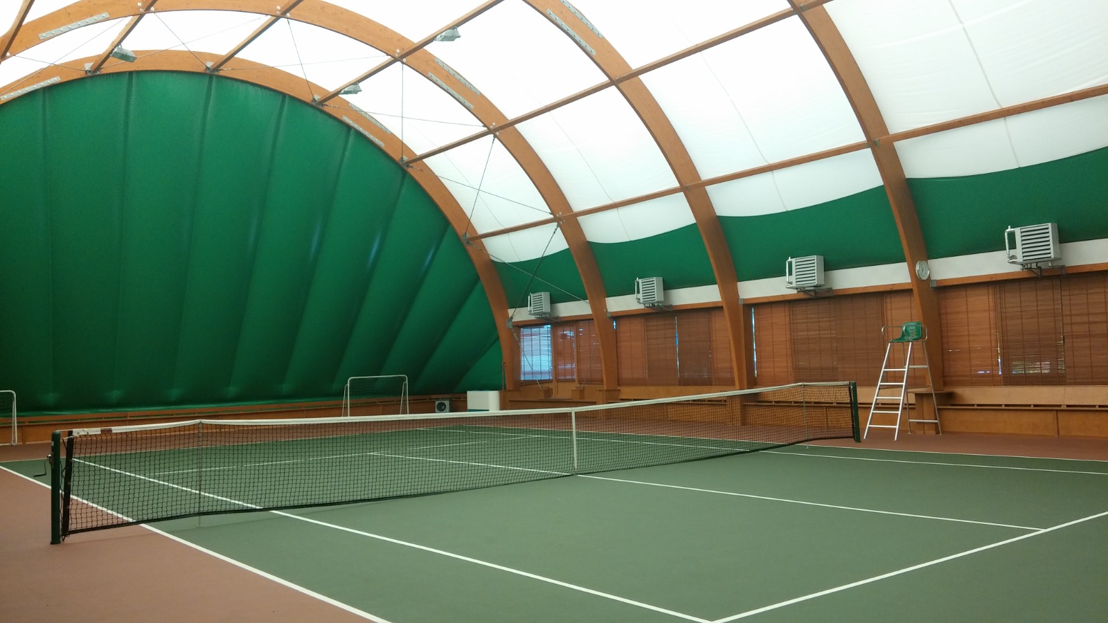 Indoor tennis court at Mezhyhirya Residence